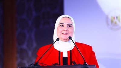 نيفين القباج توجه بتكثيف الأنشطة التوعوية بالجامعات للتوعية بأضرار الإدمان