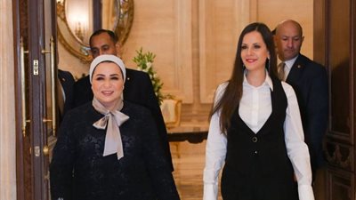 السيدة انتصار السيسي تصطحب قرينة رئيس صربيا في جولة بمدينة الفنون