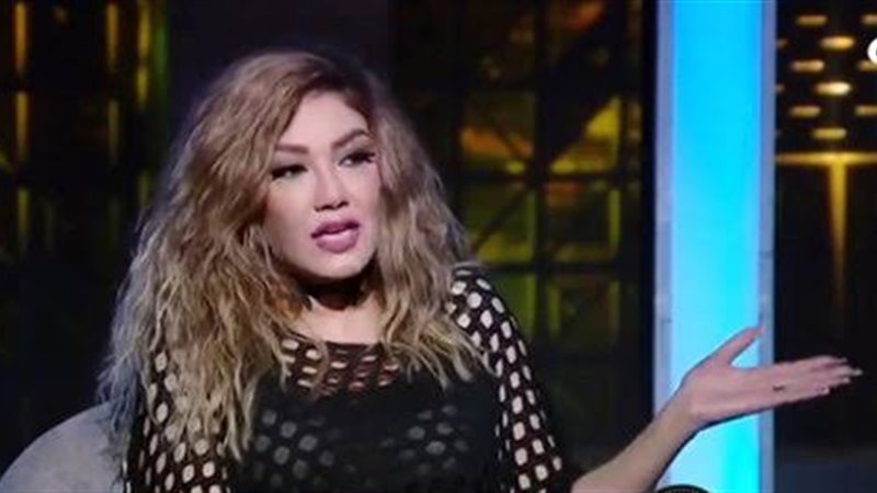 الفنانة شمس