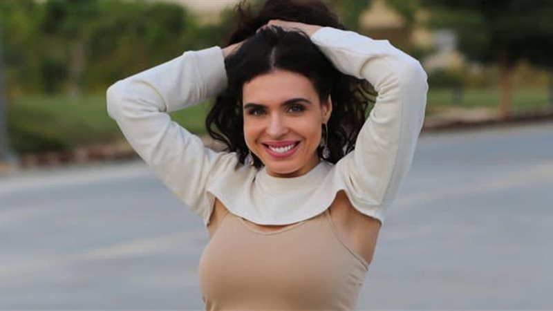 الراقصة دينا
