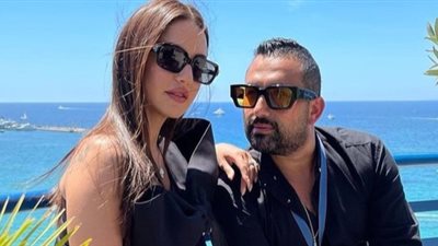 شاهدي كيف احتفل زوج الفنانة دُرة بعيد زواجهما