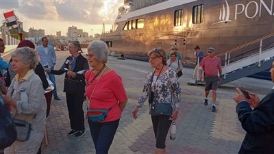 صور| الأوروبيات يتوافدن على الإسكندرية لليوم الثالث على التوالي