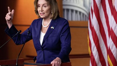 بعد كسر جمجمة زوجها.. نانسي بيلوسي تنجو من القتل