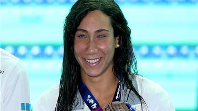 فريدة عثمان.. سمكة مصر الذهبية وحاصدة بطولات السباحة