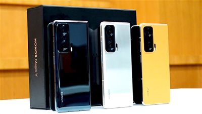 موبايل شيك وبإمكانيات خارقة.. هاتف Honor Magic 5 الجديد يتربع على عرش الهواتف الذكية