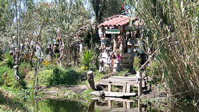 لعنة طفلة تتحول إلى «جزيرة الدمى» الأكثر رعبًا في العالم