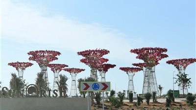 صور| استعدادا لقمة المناخ.. مدبولي يتابع أعمال تطوير ميدان السلام بشرم الشيخ