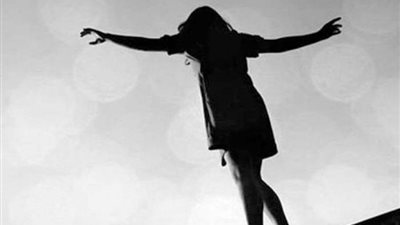 فنانة شابة تنجو من الموت بأعجوبة رفقة نجلها.. إليكِ التفاصيل