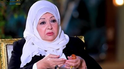عفاف شعيب: أقنعت أحمد زكي بالحج وفشلت في إبعاده عن «حليم»