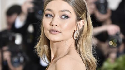 جيجي حديد تغلق حسابها على «تويتر» بسبب إيلون ماسك