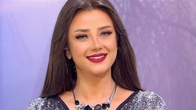 رضوى الشربيني تتغزل في هيفاء وهبي: أيقونة جمال