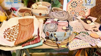 خوص ومكرمية.. منتجات «القومي للمرأة» في المنطقة الخضراء