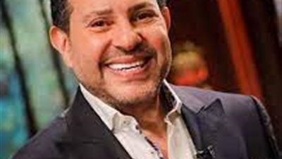 هاني شاكر يعد «المطرب النقاش» بالظهور معه في حفله