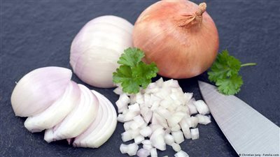 3 مخاطر لاستخدام الثوم والبصل كنقط للأنف أثناء نزلات البرد