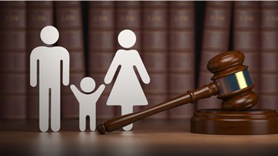 زوجة تطلب الطلاق: تخلى عني من أجل والدته وحرمني من النفقة