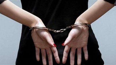 إحداهن استغلت جسدها.. تفاصيل أغرب 3 جرائم تهريب لسيدات