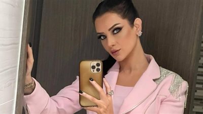 نشرة «هير فاشون»| رضوى الشربيني ببدلة روز.. وأنغام بالكلاسيك ومنة فضالي بالكاجوال