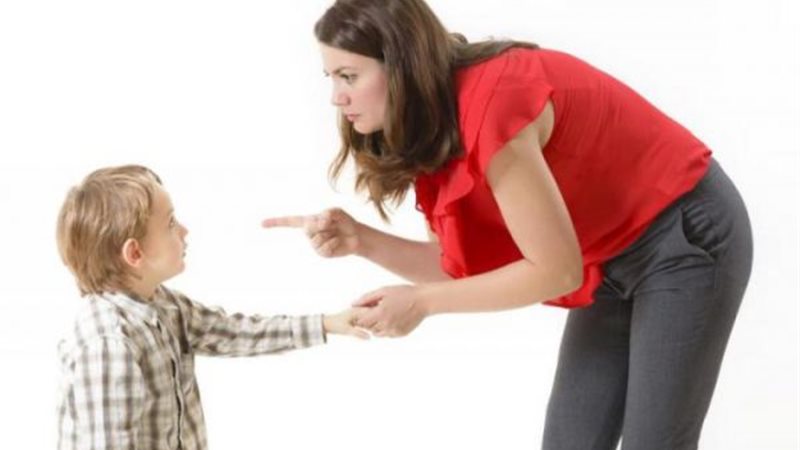 حكم ضرب الابناء على