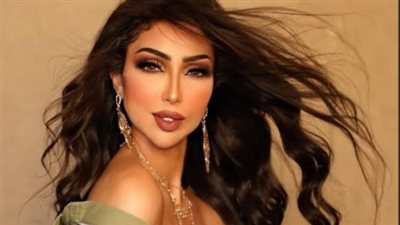 دنيا بطمة تتغلب علي أحزانها بعملية تجميل جديدة