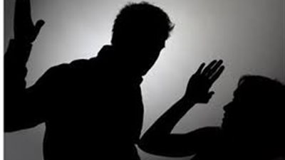 بضمير ميت.. أرغم زوجته على إمضاء إيصالات أمانة.. لرغبته في الزواج من أخرى