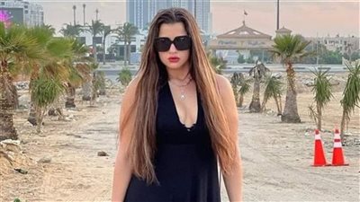 نقل منى فاروق إلى المستشفى بعد إصابتها بوعكة صحية