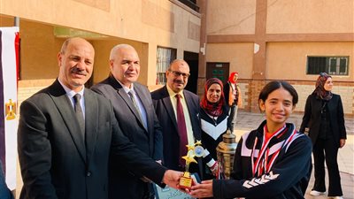 «التعليم» تكرّم الطالبات الفائزات ببطولة ألعاب القوى في الإسكندرية