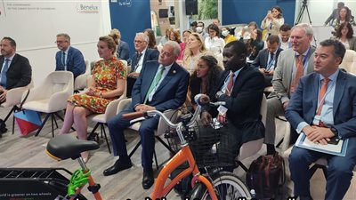  وزيرة البيئة الهولندية.. تهدي جنوب سيناء 45 دراجة هوائية