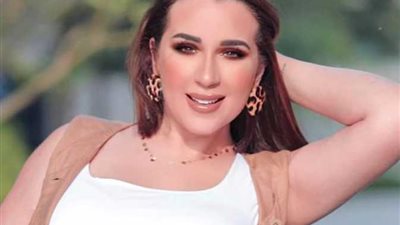 أسما شريف منير تكشف حقيقة خلافها مع والدها