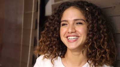 رنا رئيس تتصدر التريند.. بعد ارتدائها خاتم الخطوبة على الهواء 