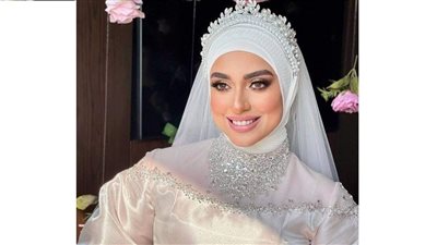 «فستانها بشع».. حفل زفاف البلوجر نادية يشعل السوشيال ميديا 