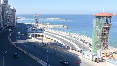 محافظ الإسكندرية يفتتح التشغيل التجريبي لمشروع نفق 45 بطريق الكورنيش