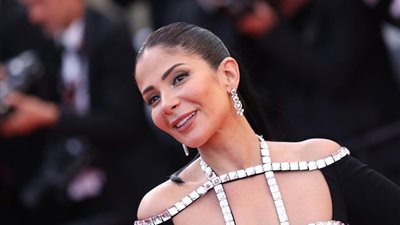 منهن منى زكي وحنان مطاوع.. نجمات كشفن عن دعم أزواجهن لهن في العمل