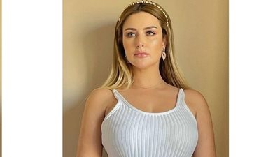 رانيا التومي تدعم منتخب بلادها في كأس العالم بأقصر فستان