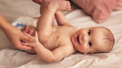 متى يمثل الإسهال خطورة على الأطفال؟.. استشاري يجيب