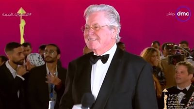 حسين فهمي يرد على أنباء خلافه مع بوسي شلبي بـ«صورة»