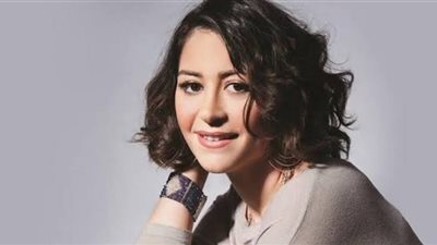 آخرهن منة شلبي.. فنانات واجهن اتهامات بحيازة المخدرات