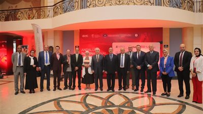 محافظ الإسكندرية يُكرم الطاقم الطبي الذي أنقذ حياة البطلة الرياضية جومانا ياسر