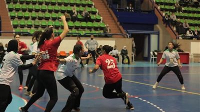 سيدات المارد الأحمر يكتسحن البنك الأهلي في كرة اليد