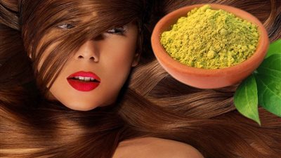 بالحنة والكركديه.. 3 وصفات طبيعية لصبغ الشعر بالحنة في المنزل