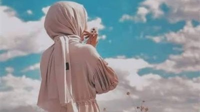 طرق سهلة لتنسيق ملابس الجامعة للمحجبات