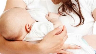 لبن الأم يُساعد في حماية طفلك من العدوى.. لهذه الأسباب