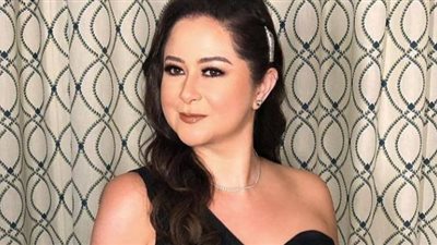 مي نور الشريف تتصدر التريند بسبب والدتها الفنانة بوسي  