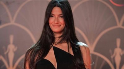 نشرة «هير فاشون»| تارا عماد بالأسود.. وياسمين الخطيب بالجريء.. وريم مصطفي دون مكياج