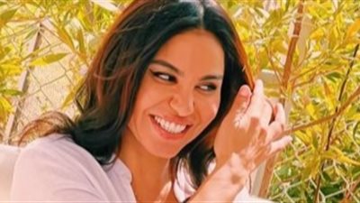 على طريقة «حملة فريزر».. نسرين أمين «تقلش» على شيكو