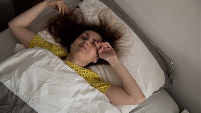 التعرق ليلا.. قد يكون دليلاً على الإصابة بالسرطان 