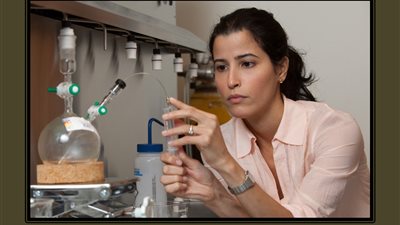 «غادة المطيري».. عالمة ومخترعة سعودية في مجالي العلوم والطب