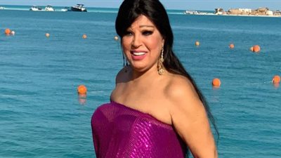 المكياج يُعيد فيفي عبده للعشرينات.. وانتقادات لاذعة من الجمهور