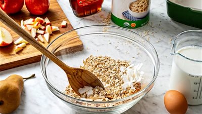 وجبة فطور غنية ولذيذة.. جربي دقيق الشوفان المخبوز بخطوات بسيطة