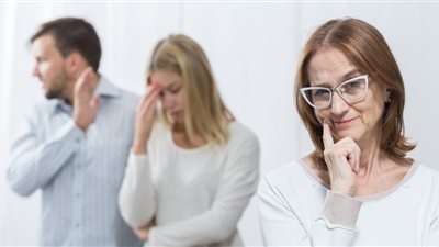 نصائح ذهبية لتجنب الصدامات مع «أم  وأخت» خطيبك