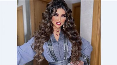 «واحدة تانية».. شاهدي كيف يتغير شكل دنيا بطمة مع كل إطلالة جديدة| صور